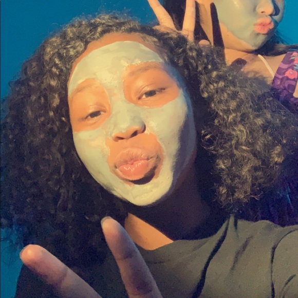 Meet your Posher, Aziana - Picture 1 of 1